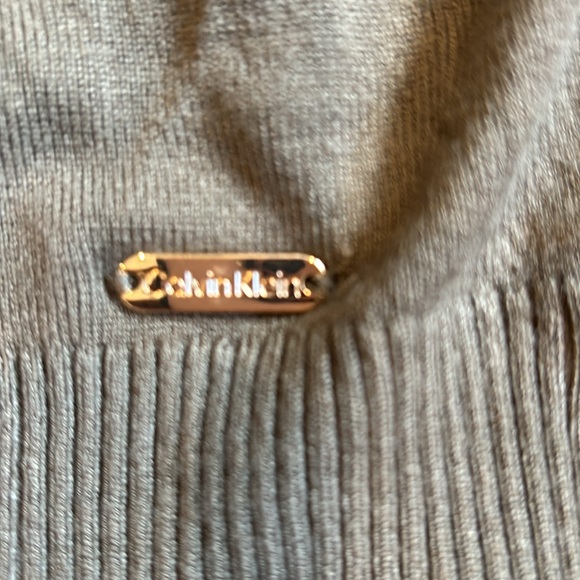 Calvin Klein Women’s Medium Sage Green Turtleneck. - Picture 3 of 5